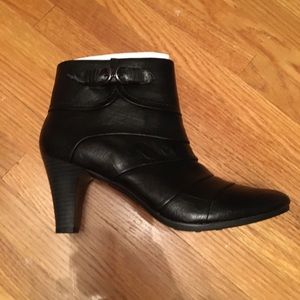 New black booties lifestride